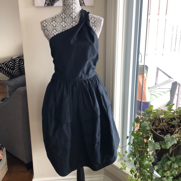 Alaia Dresses & Skirts - Alaia size 44 black euc little black dress